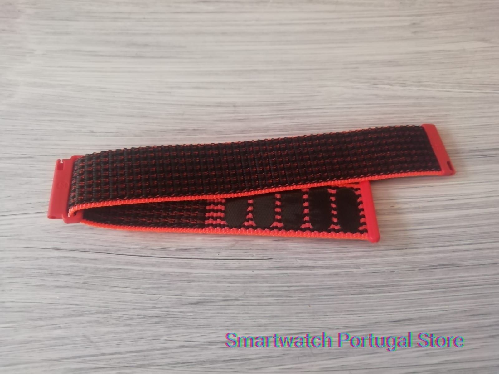 Bracelete 22mm em Nylon Loop :  Preto Vermelho