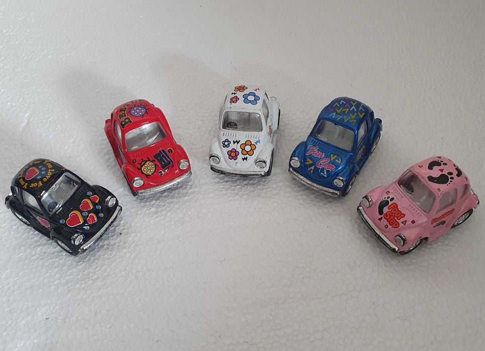 5 Lindíssimos VW Carochas / Beetles de cores diferente - KINTOY