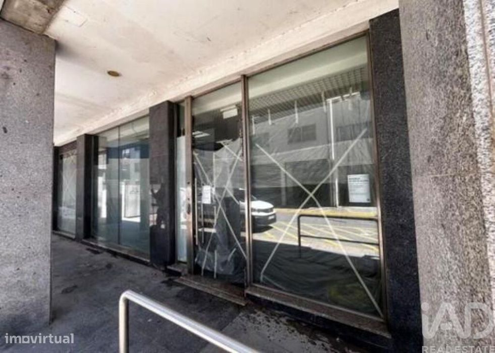 Loja / Estabelecimento Comercial em Vila Praia de Âncora de 240,00 m2