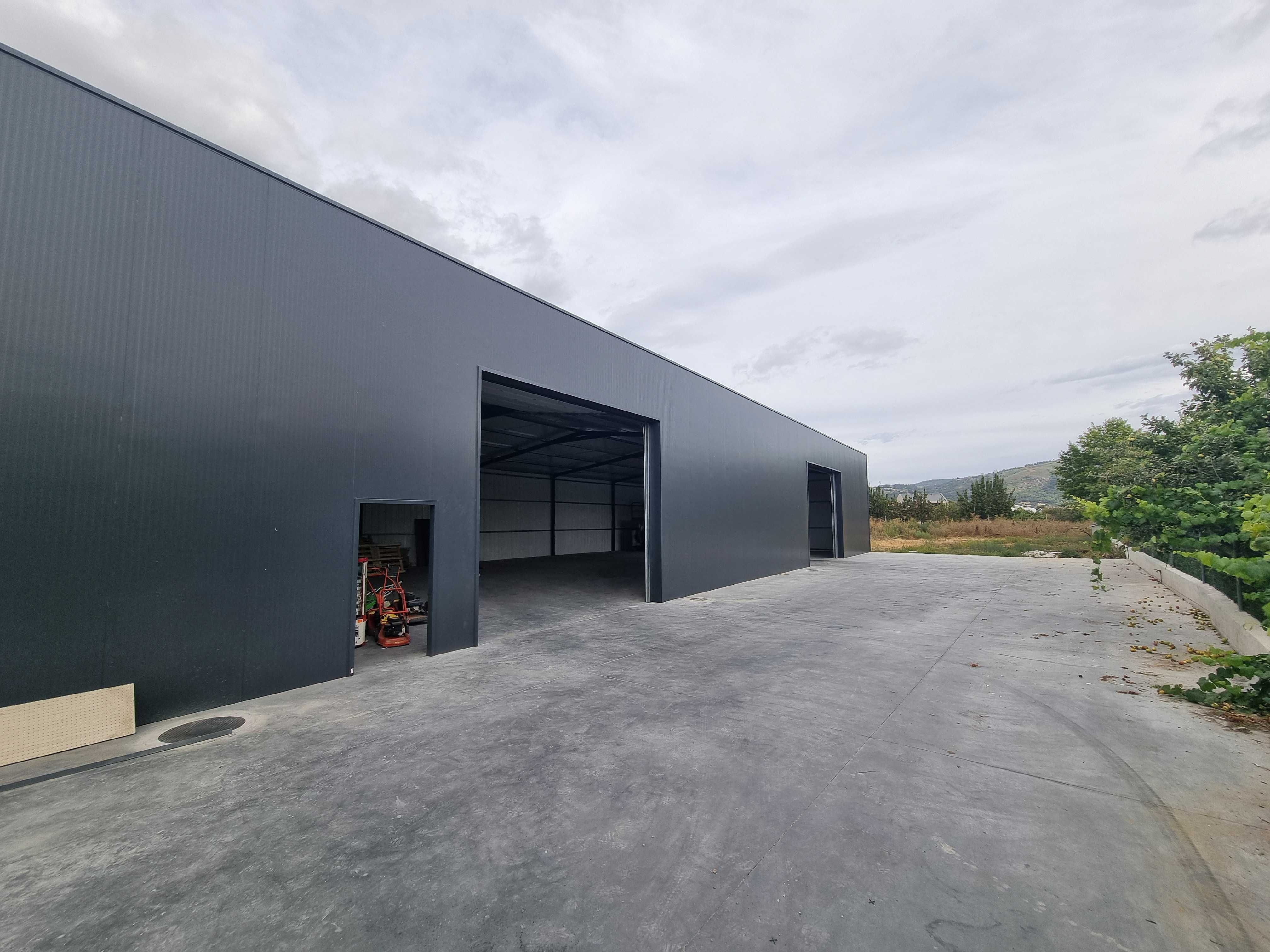 Armazém novo com 450m2 bem localizado
