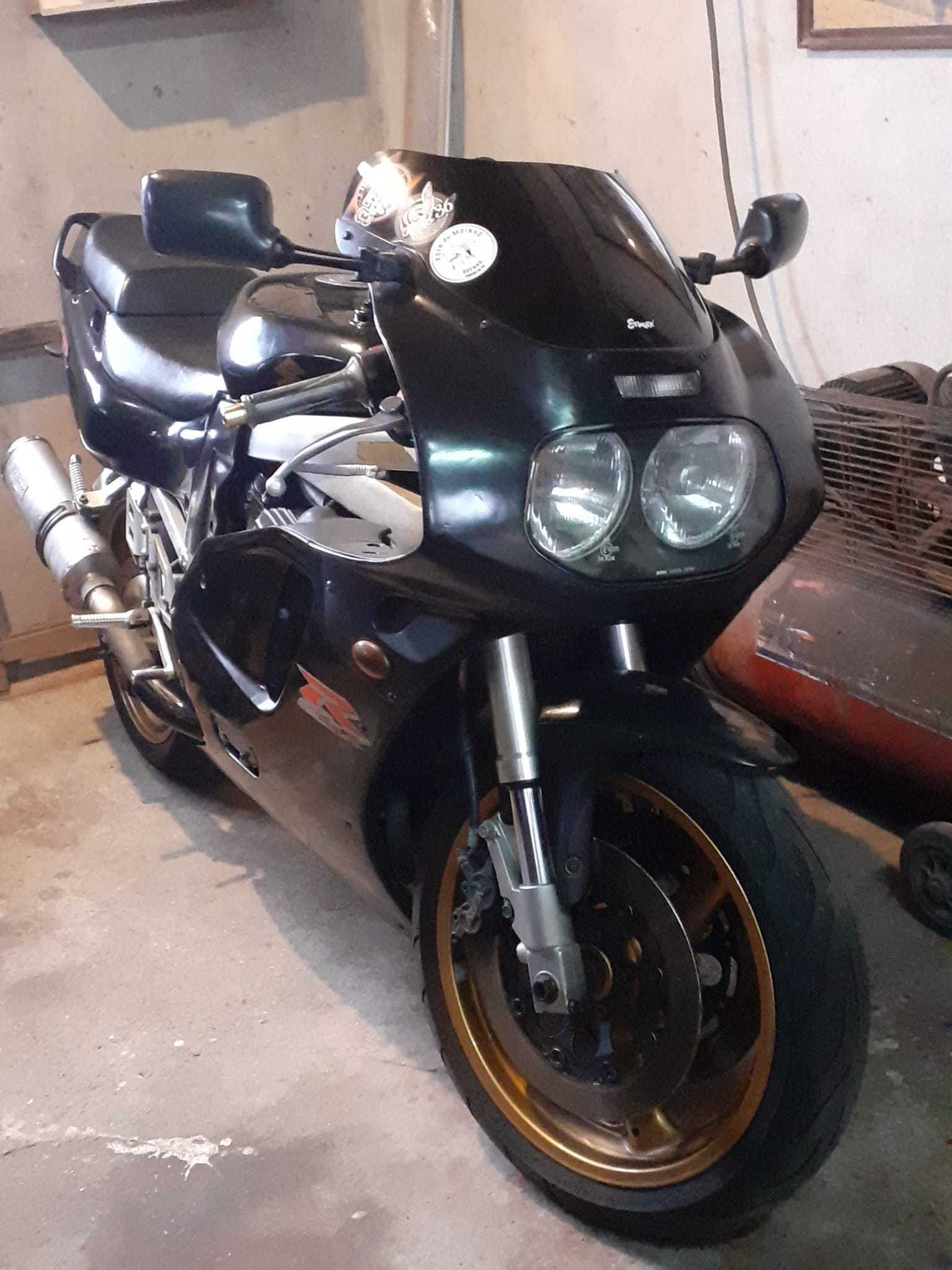 Mota Suzuki GSXR 750