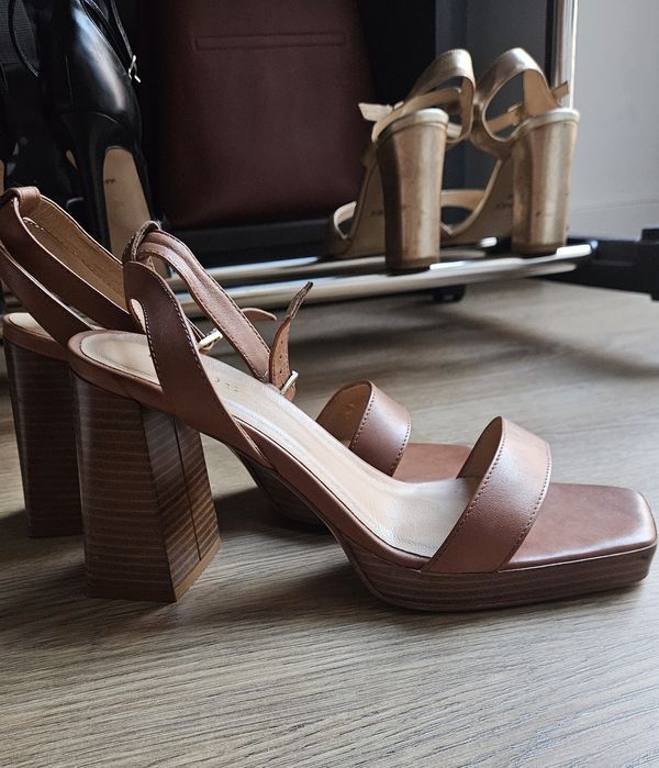 Brązowe sandałki na obcasie WOJAS 39