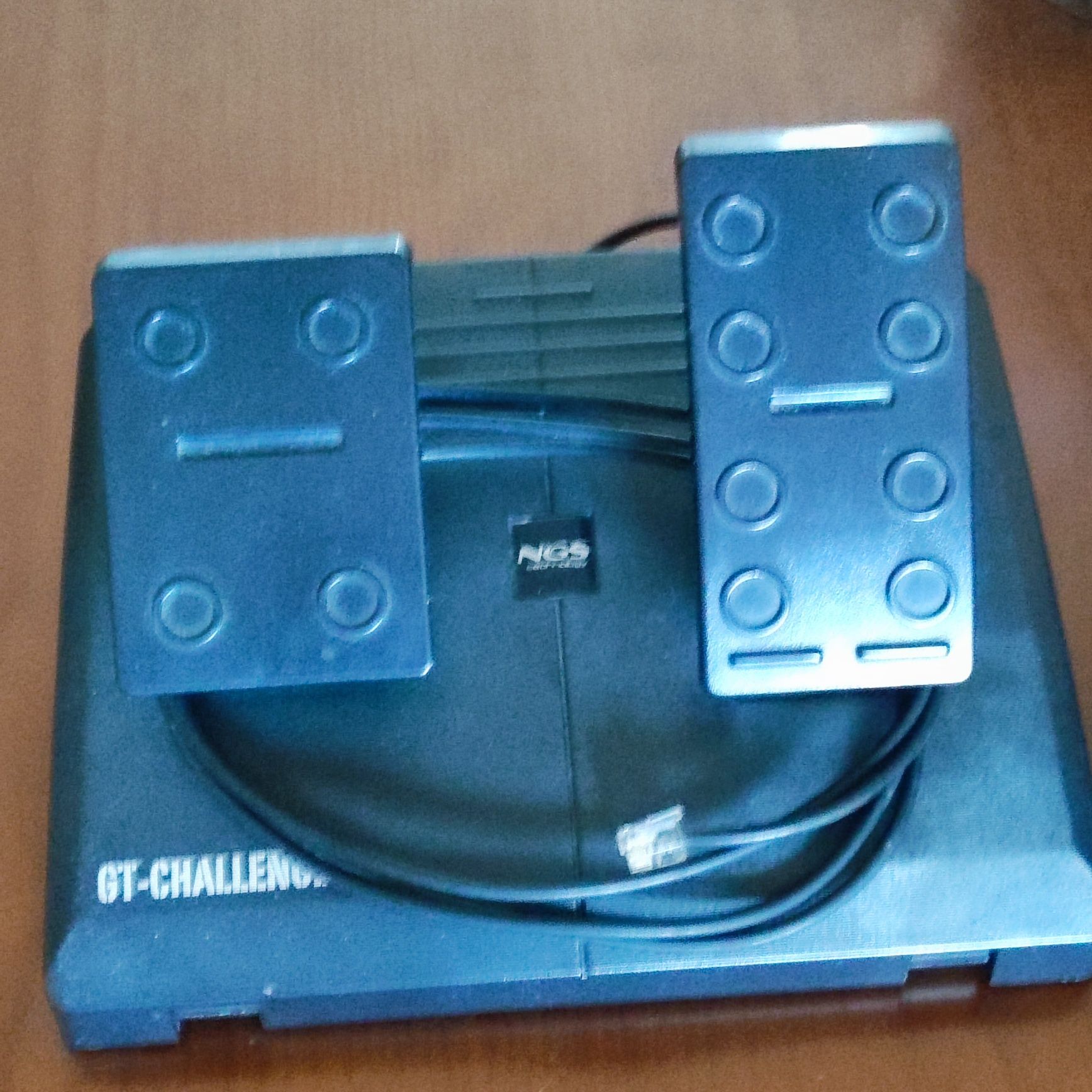 Volante e Pedais NGS GT-Challenge (PC/PS3/PS2)