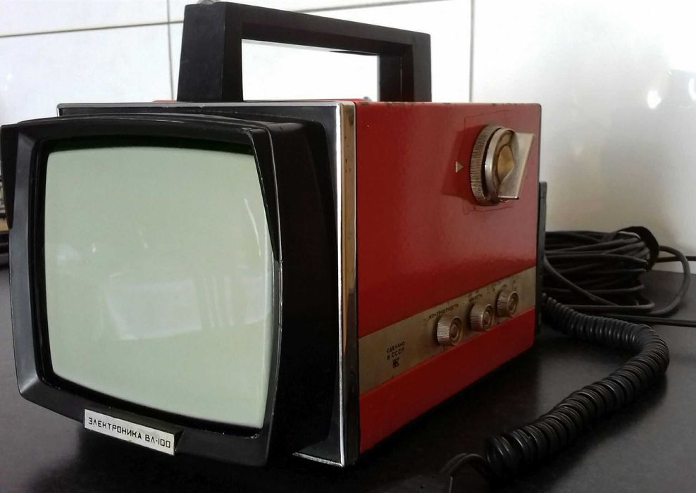 Telewizor Elektronika WL-100 z okresu PRL