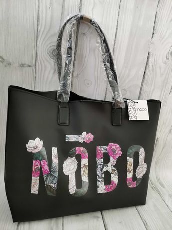 Oryginalna Mega Shopper NOBO czarna z kwiatami.
