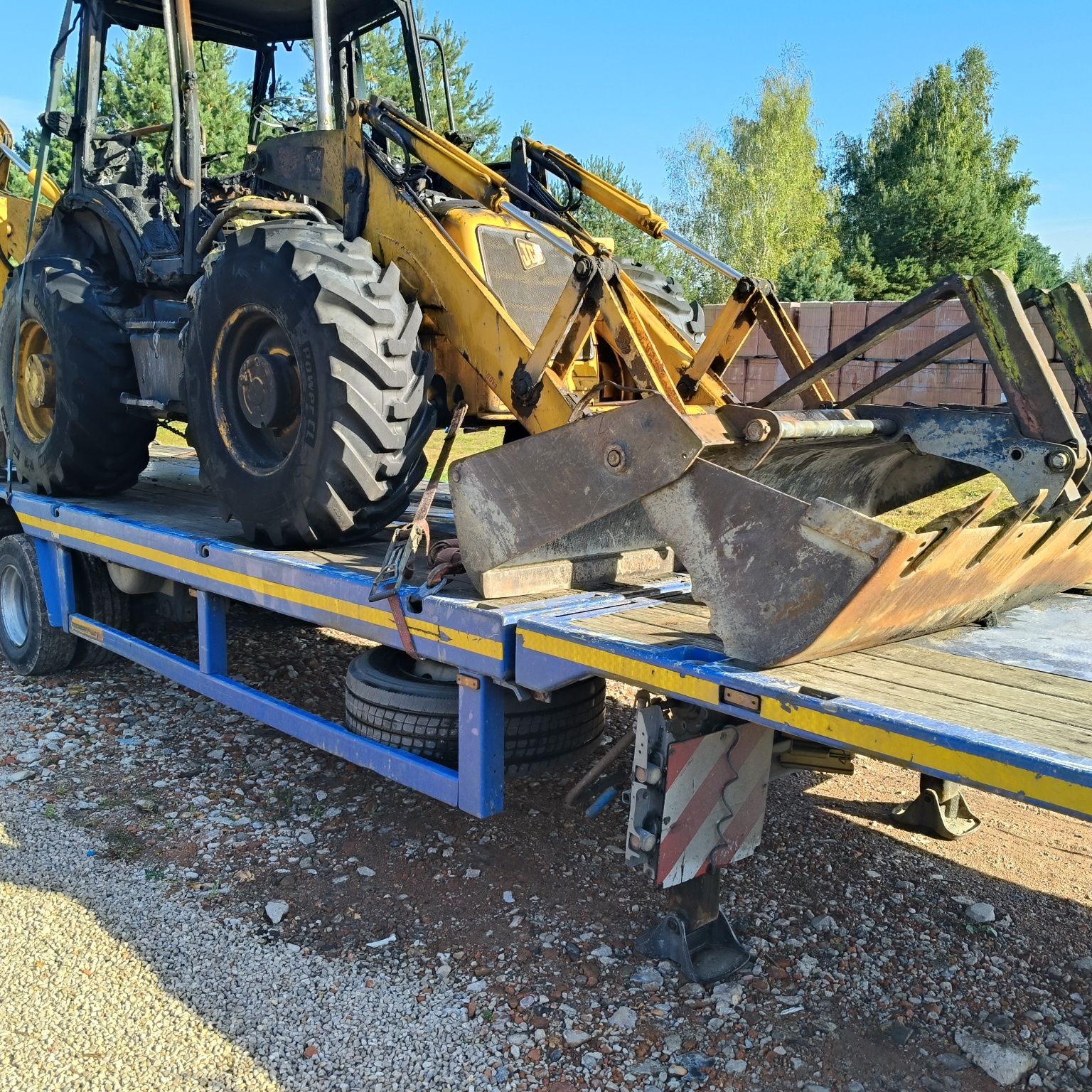 Koparko-ładowarka JCB CX3
