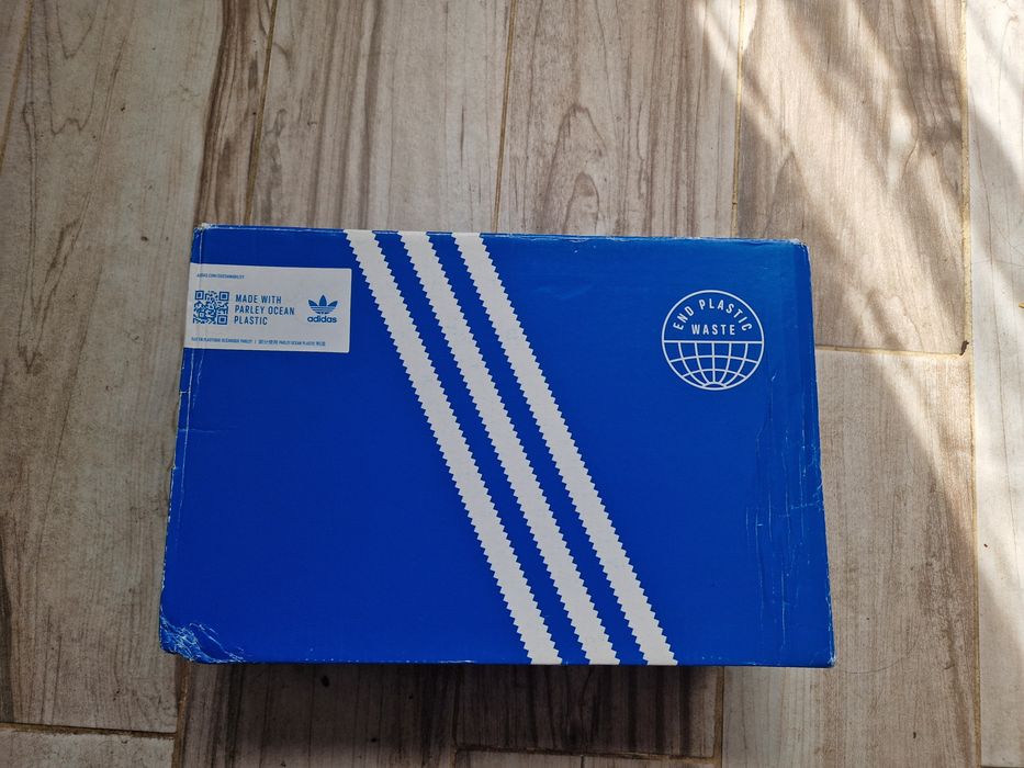 Кроссовки 36р. ОРИГИНАЛ Adidas NMD R1 white