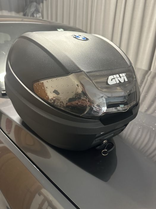 Vendo top case givi