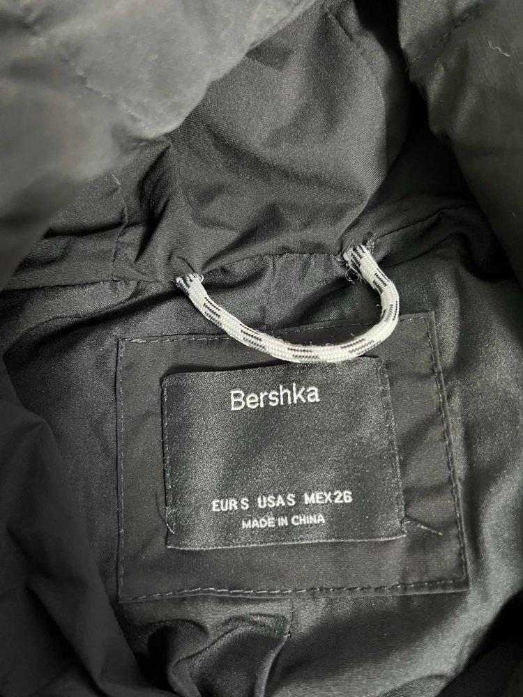 Жіночий зимовий пуховик Bershka