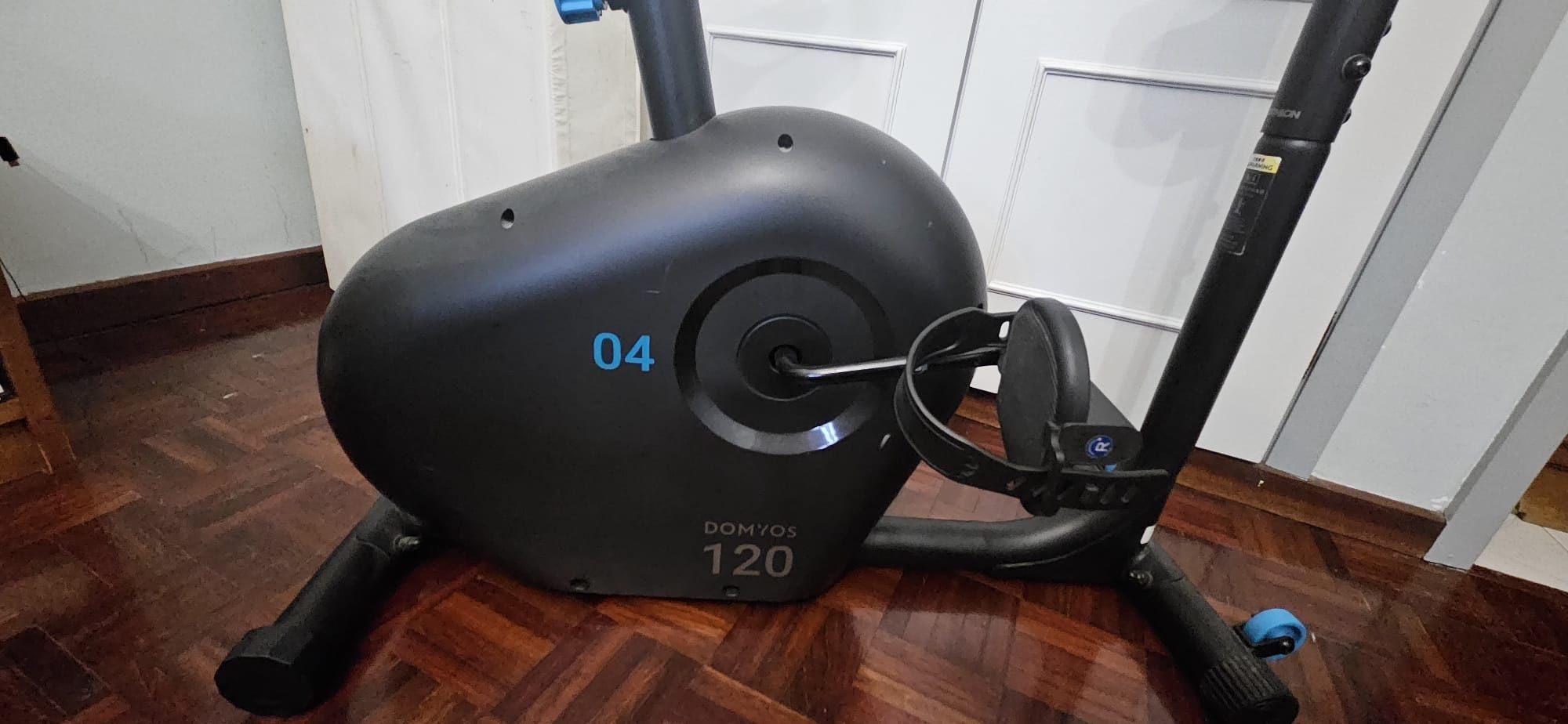 Bicicleta estática essencial eb120 Domyos