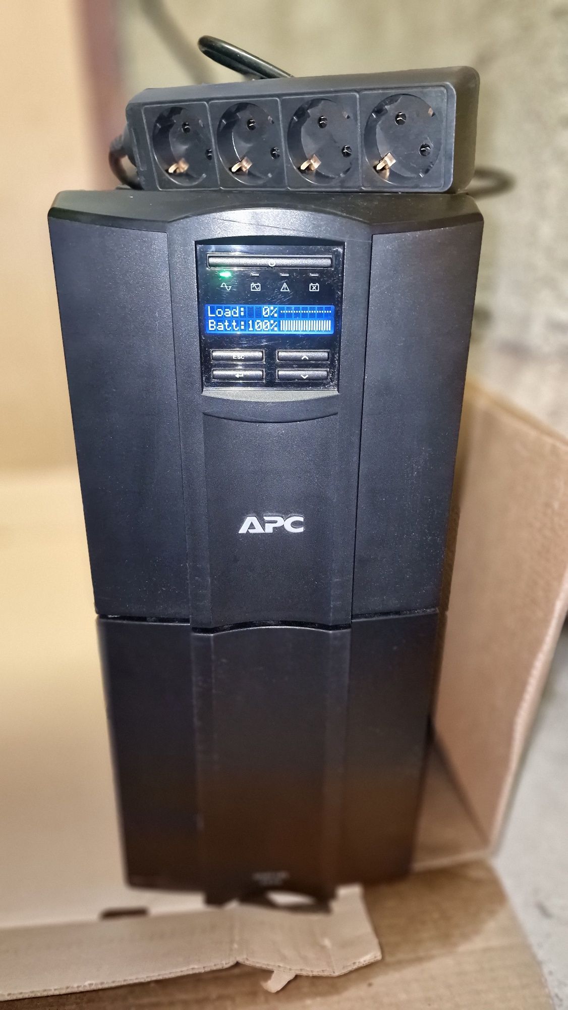 APC Smart UPS 3000 2700W