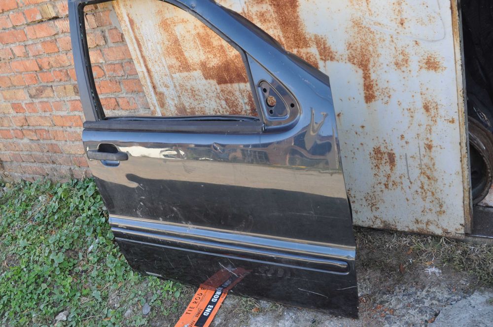 Mercedes ML w163 правая дверь без стекла