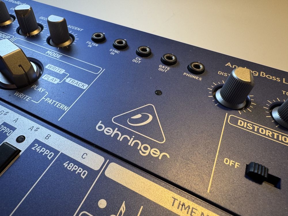 Behringer TD-3 Analogowy Syntezator Acid Bass prawie Roland TB 303