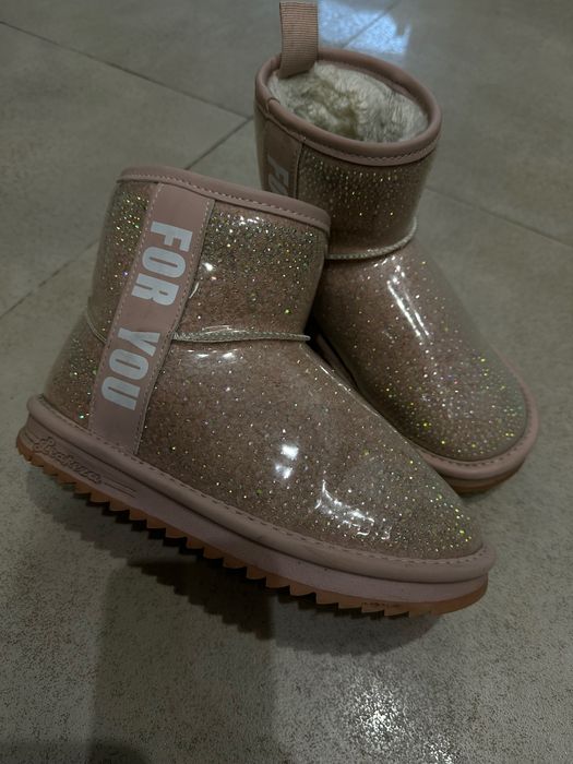 Угги на девочку. Стелька 20,5 ( 36 размер)