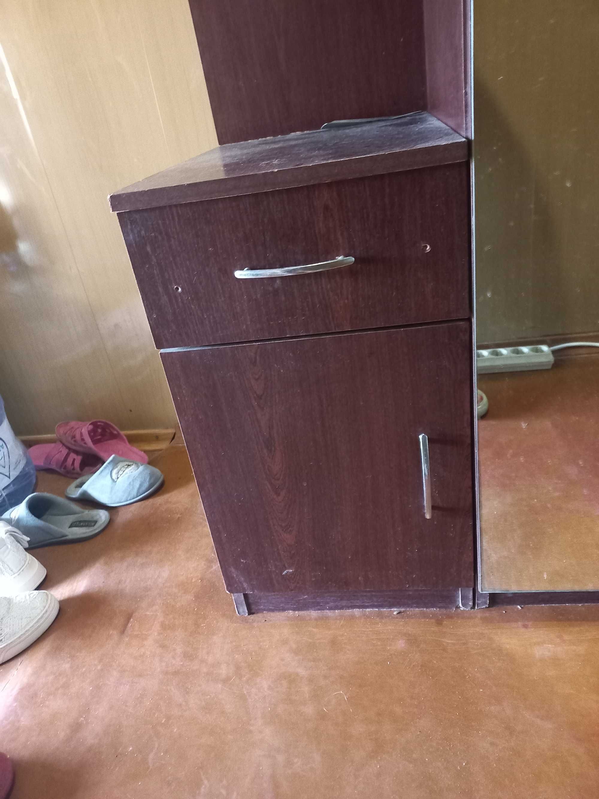 Продам шкаф прихожка