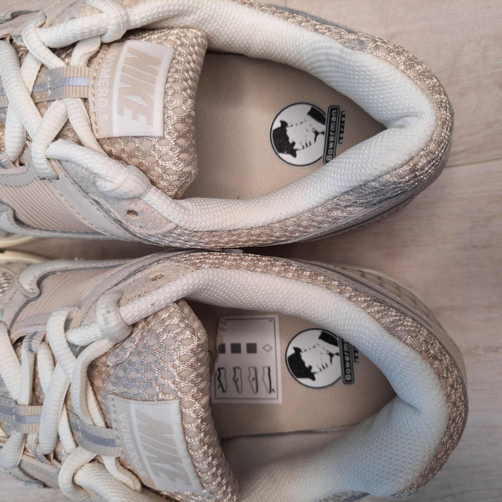 Оригінальні жіночі кросівки NIKE ZOOM VOMERO 5 BEIGE FZ3780-101