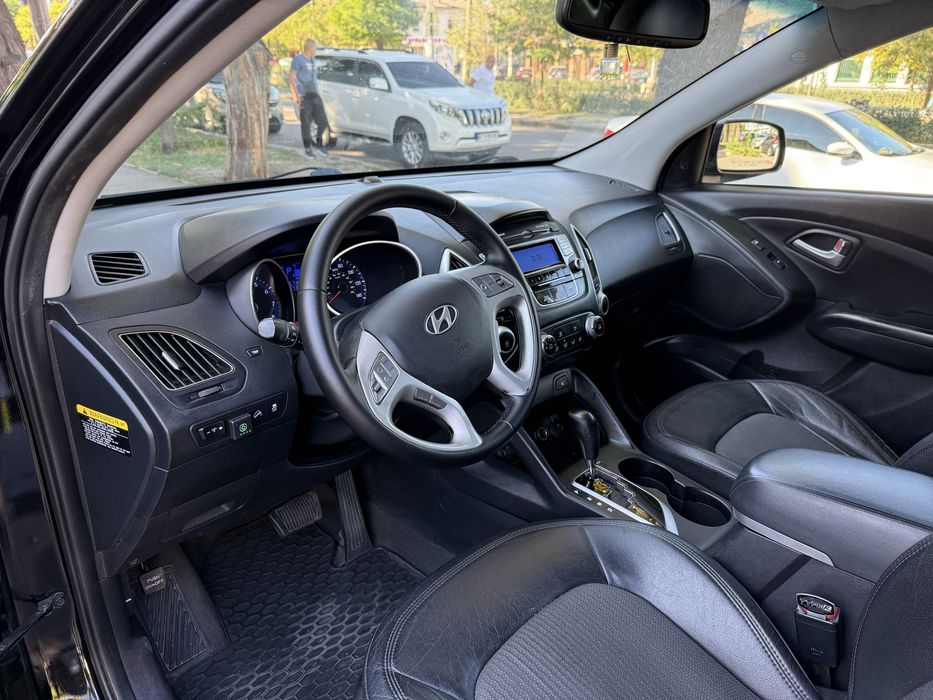 Hyundai Tucson 2013, 2.4 газ/бенз, автомат