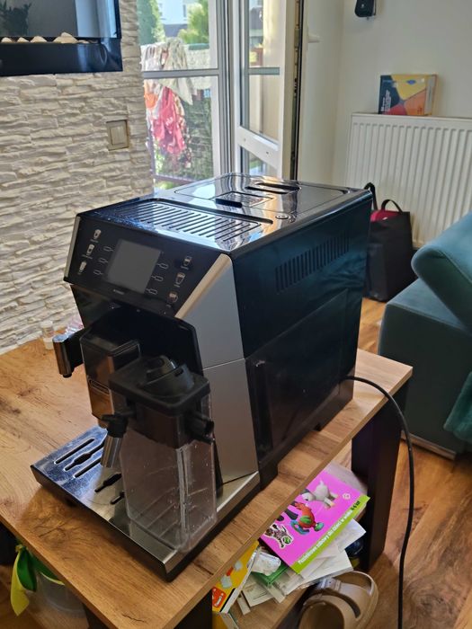 Sprzedam Ekspres do kawy DeLonghi