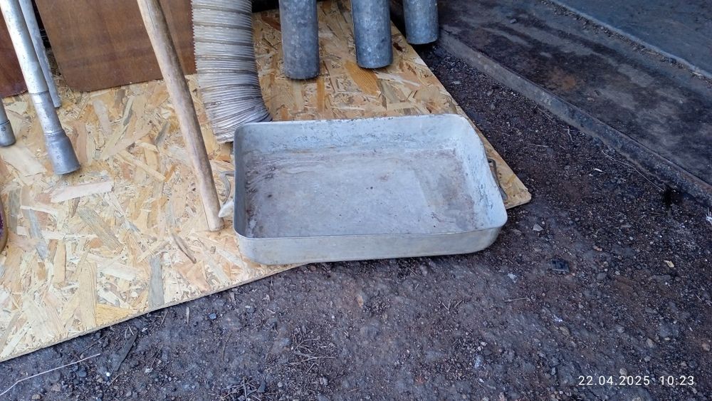 Вещи для дома - стекла  для книж. шкафов, аллюминиевая бадья, трубы..