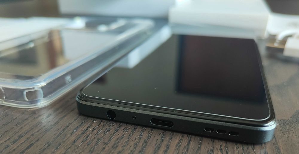 Oppo A40, 4GB + 128GB