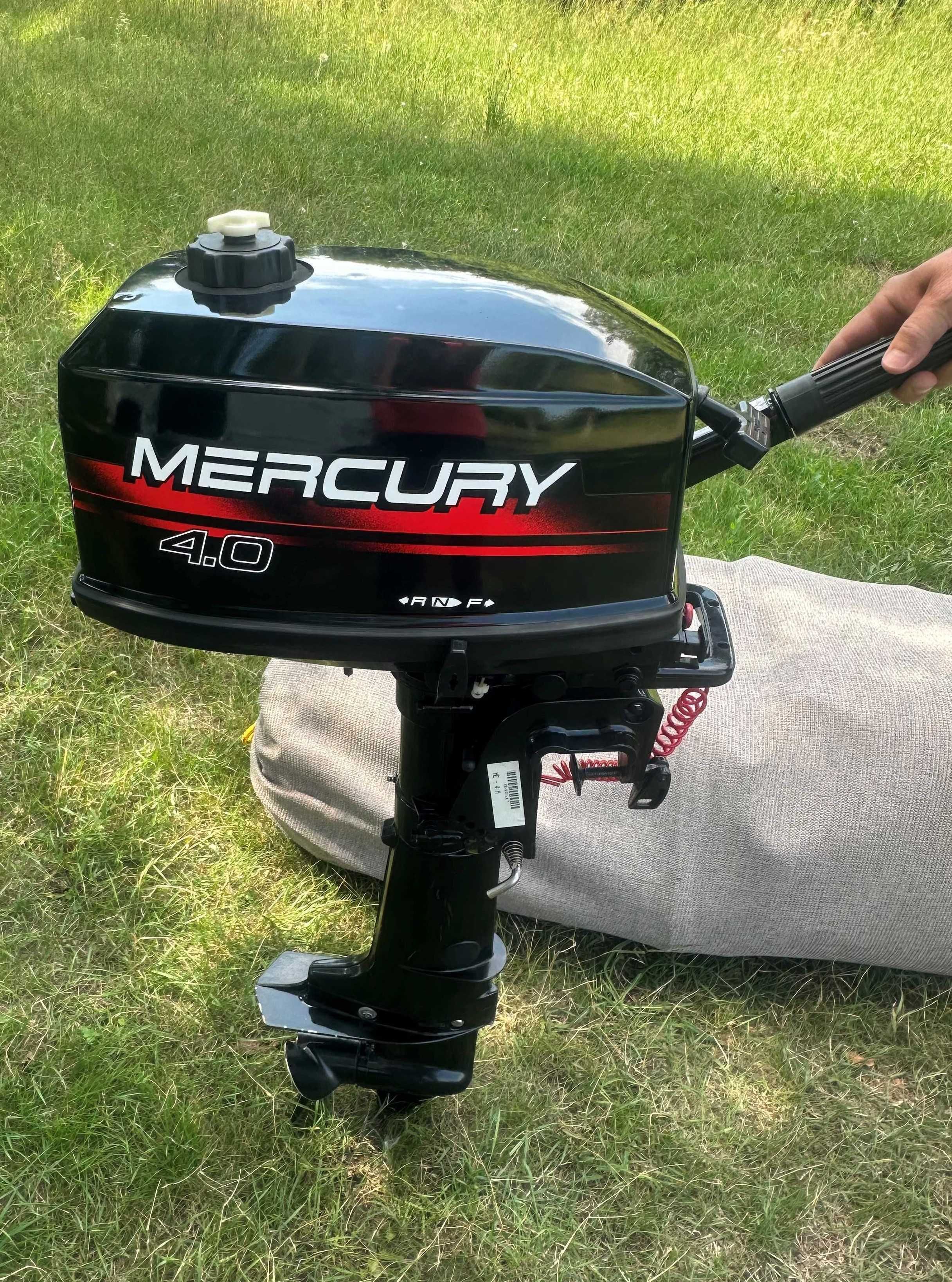 Ponton  Suzumar Airdeck V , MX-260 ( DS-260 VIB )   Mercury 4 KM 2takt