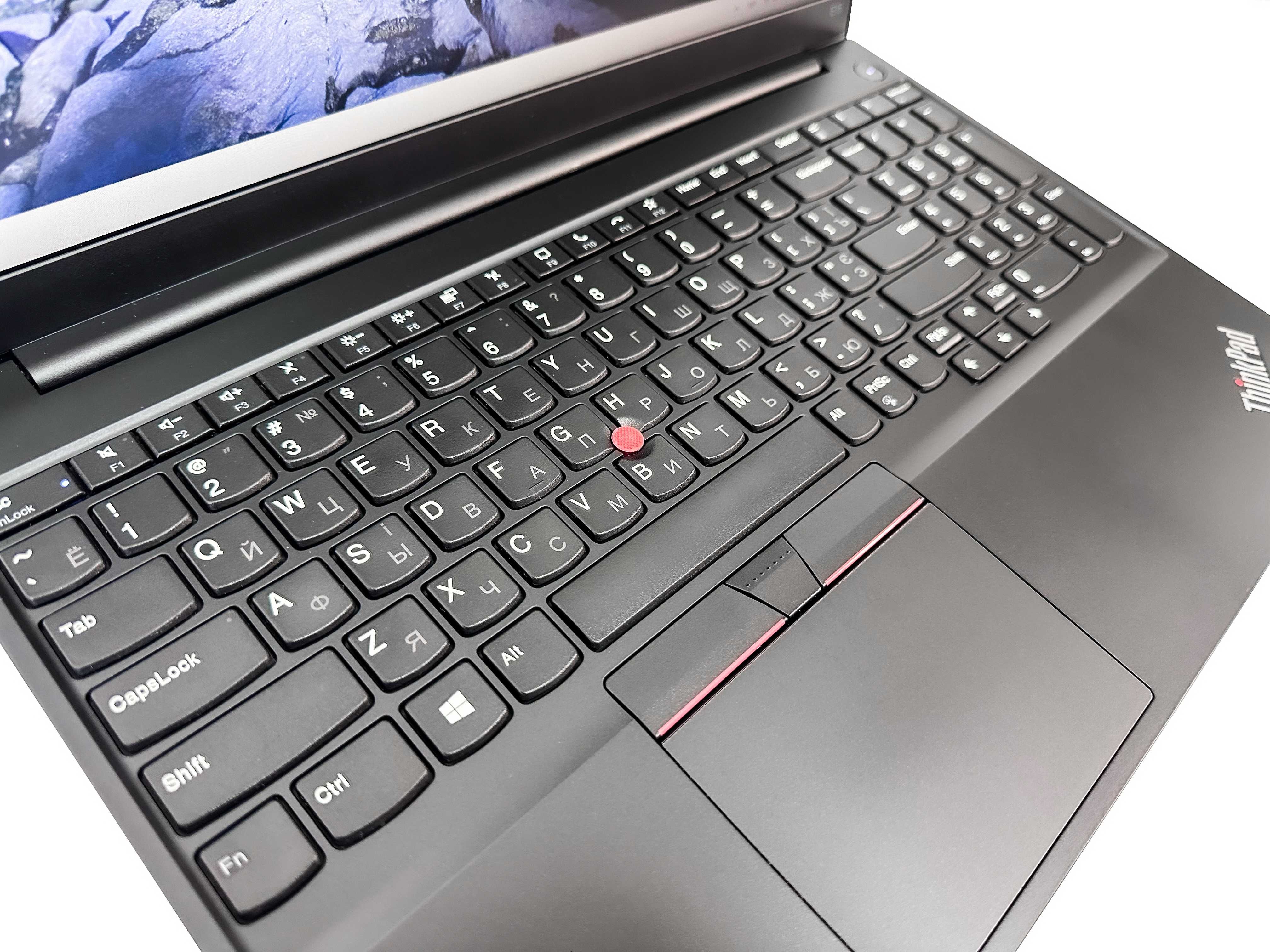 Ноутбук Lenovo ThinkPad E15 Gen 2: Core i5-1135G7/16ГБ/SSD 512ГБ/15.6"