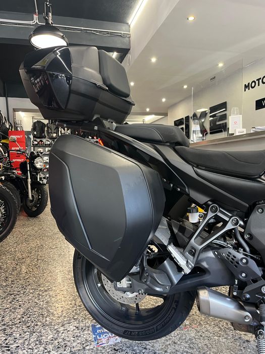 Yamaha Tracer 7 GT de 2025, 3000 Kms. Top case Yamaha