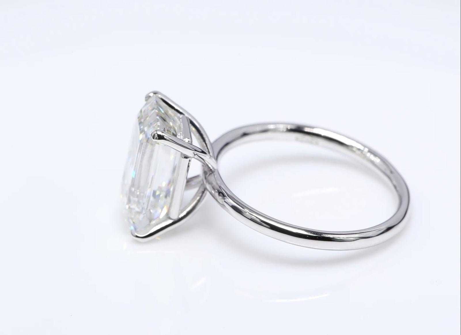 Anel - 14 K Ouro branco - 3.03ct. Diamante  - Esmeralda E-VVS2