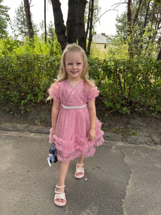 Святкова сукня для дівчинки