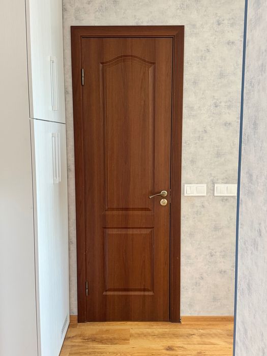 Двері міжкімнатні б/у з коробкою 3 шт