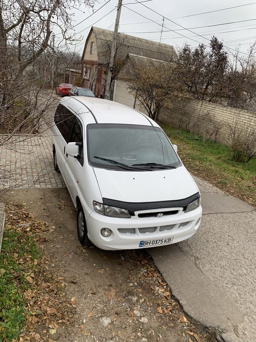 HYUNDAI  H-1  грузо- пасажир