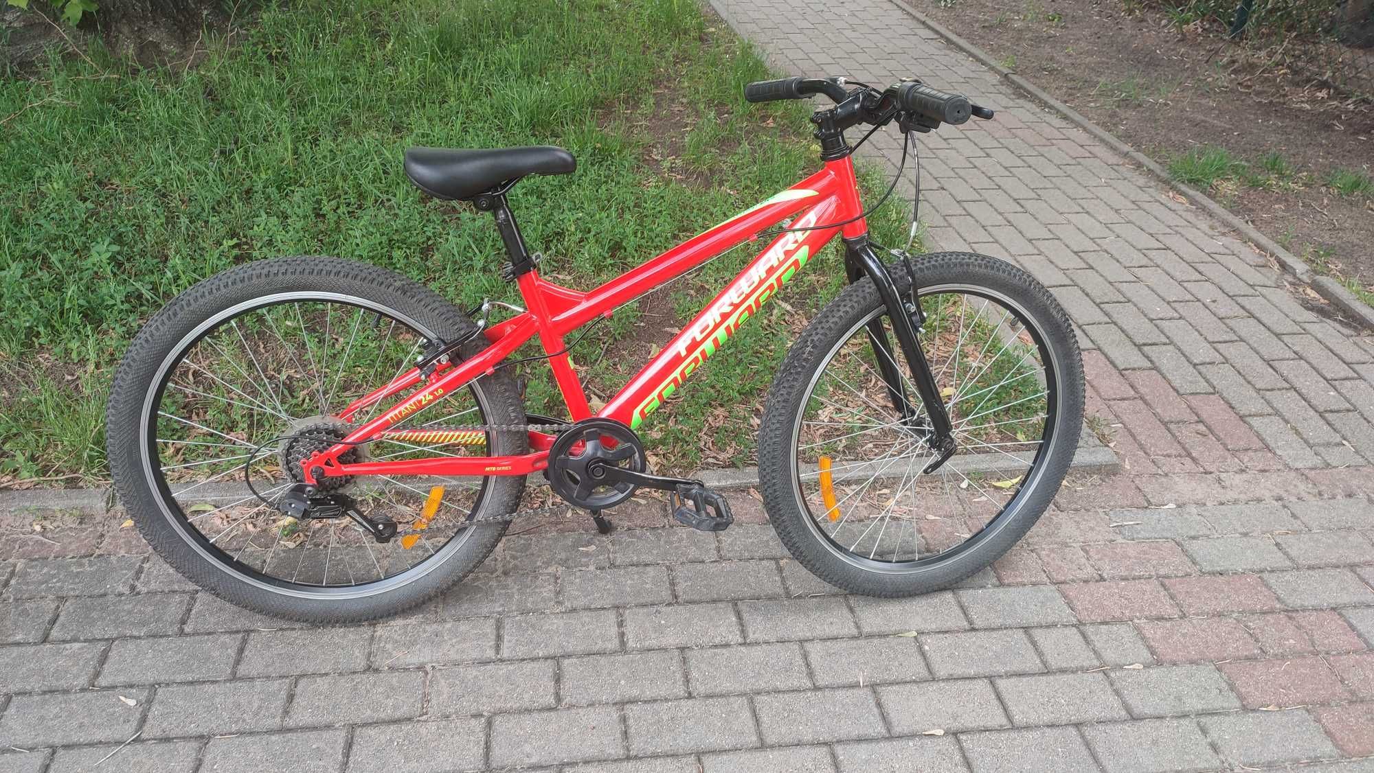 Rower młodzieżowy Forward Titan 24″ – stan bdb, gotowy do jazdy