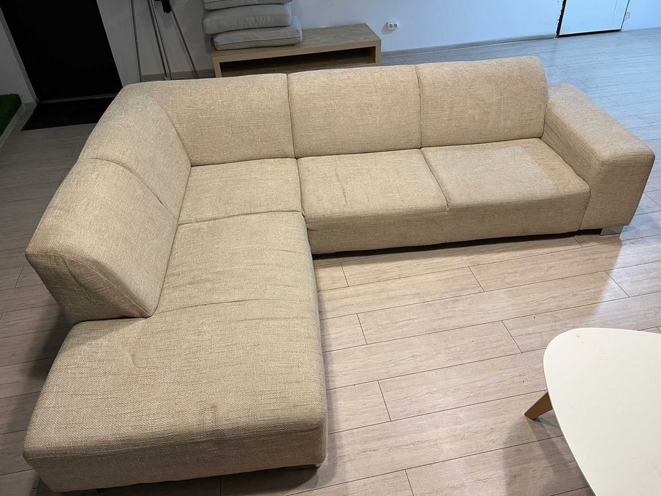 Narożnik do salonu – wygoda, funkcjonalność, świetny stan!