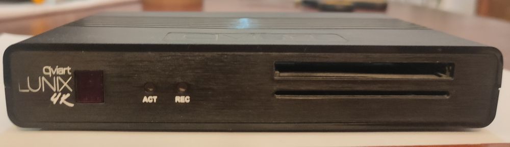 Enigma 2 Qviart LUNIX 4K Twin Tuner DVB-S2X w idealnym stanie