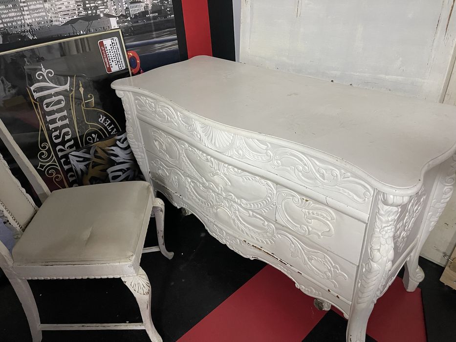 Komoda w stylu retro drewno