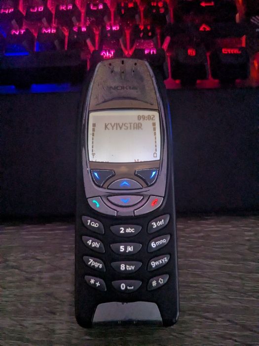 Мобільний телефон Nokia 6310i
