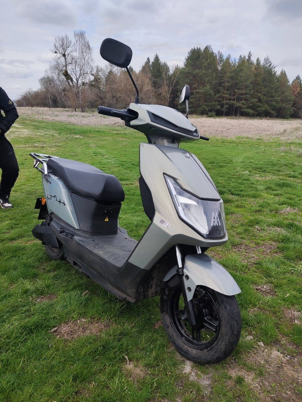 Електроскутер aima f606