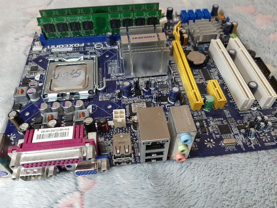 Материнская плата Foxconn 45GMX-K + Pentium 5200+2Gb DDR2