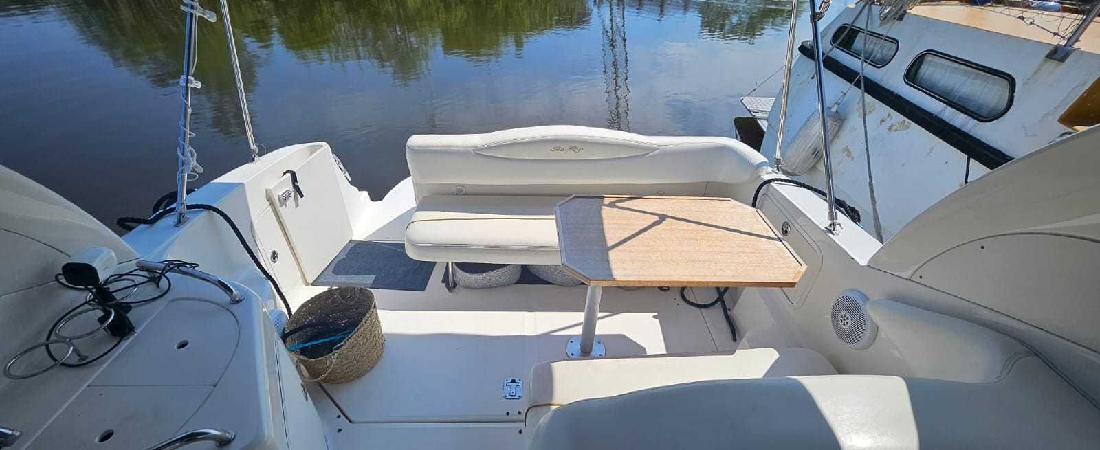 Sea Ray 280 Sundancer, mercruiser 4,3mpi 220 KMx2 pływała po jeziorach