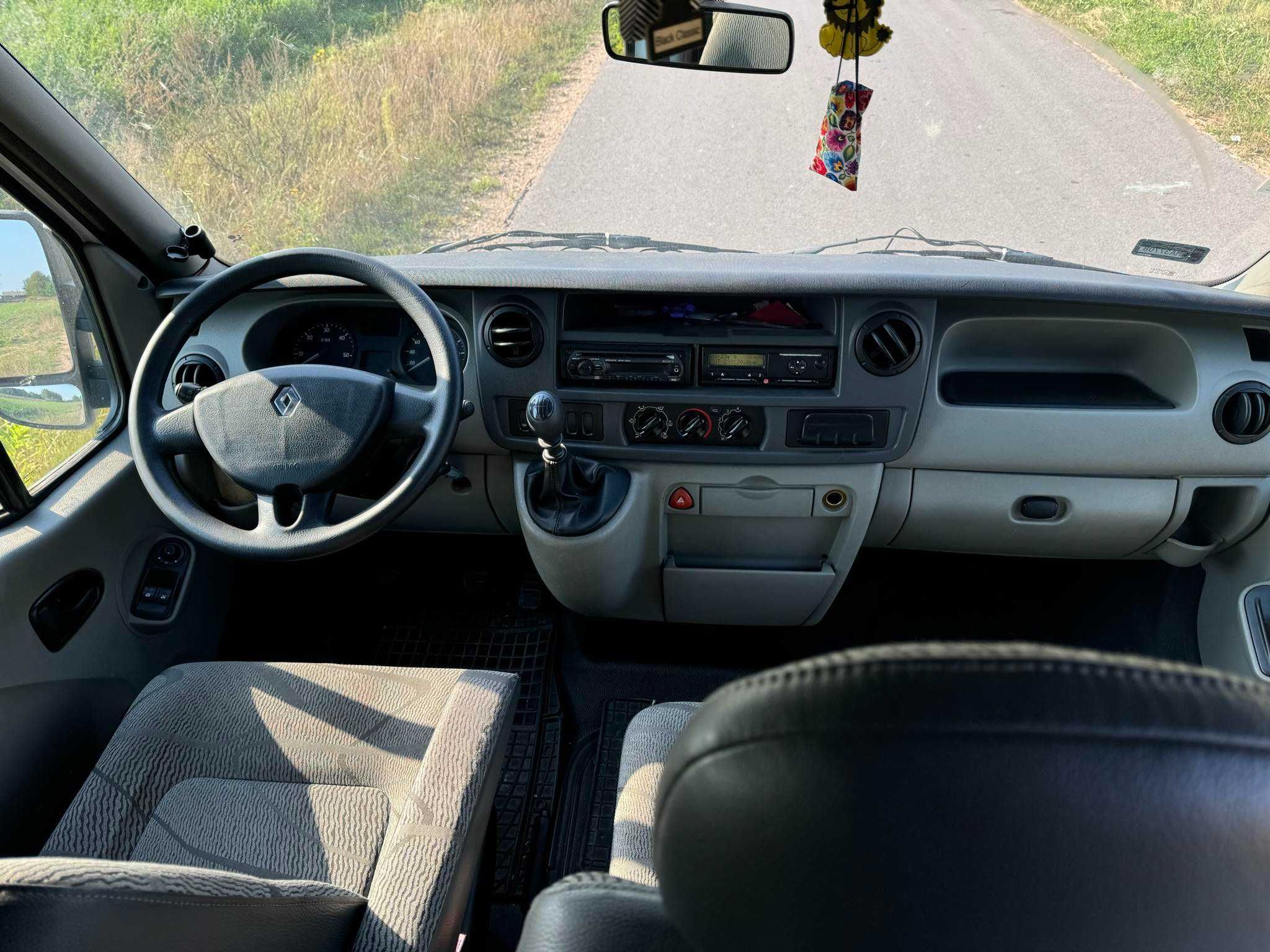 Sprzedam bus osobowy RENAULT MASTER