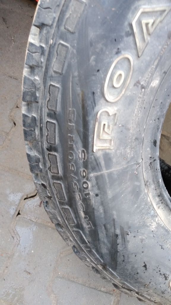 Opona terenowa kumho 295/60r15 road Venture at