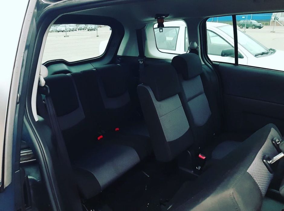 Продам авто,Мазда 5