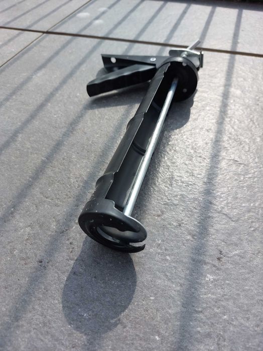 Pistolet, wyciskacz do silikonu