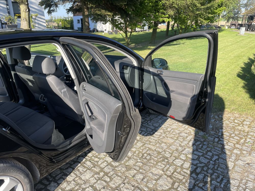 Volkswagen golf 5 1.6mpi 5 drzwi