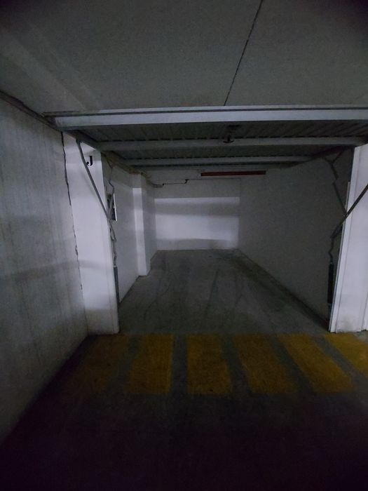 Arrendo garagem fechada no centro de Viseu