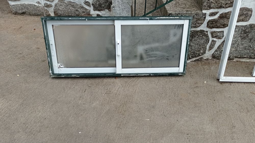 Vendo porta alumínio 49€