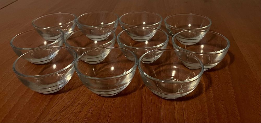 Tacinhas de vidro transparente para aperitivos