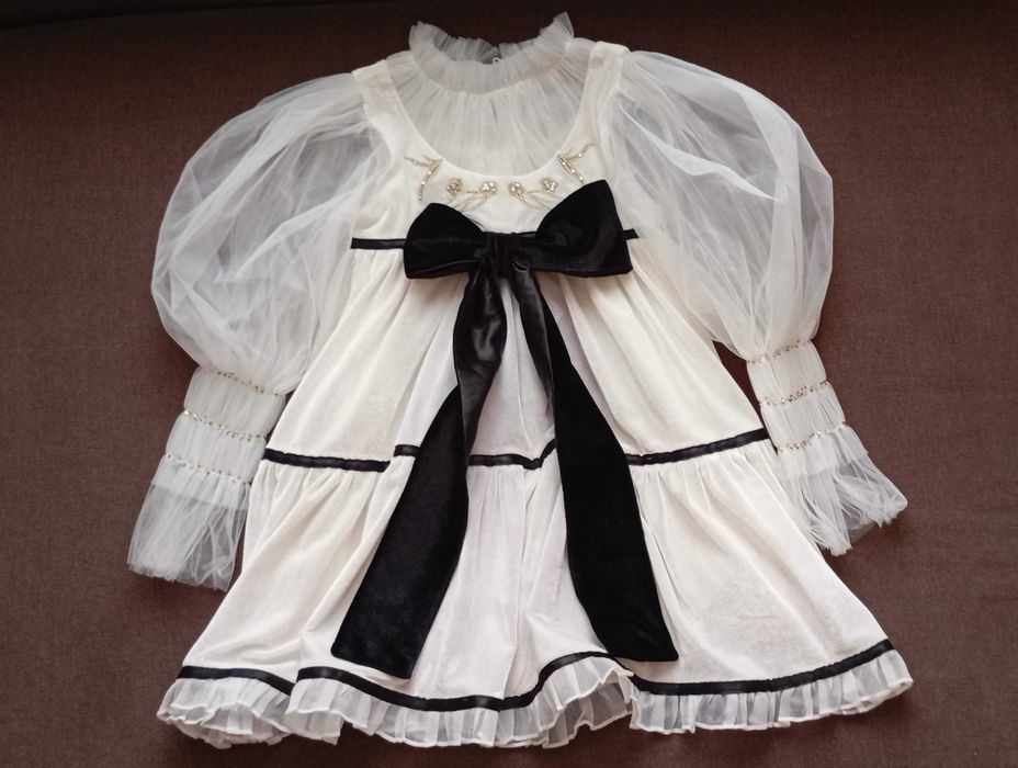 Sukienka dla dziewczynki z USA Petite Maison Kids r 116/122