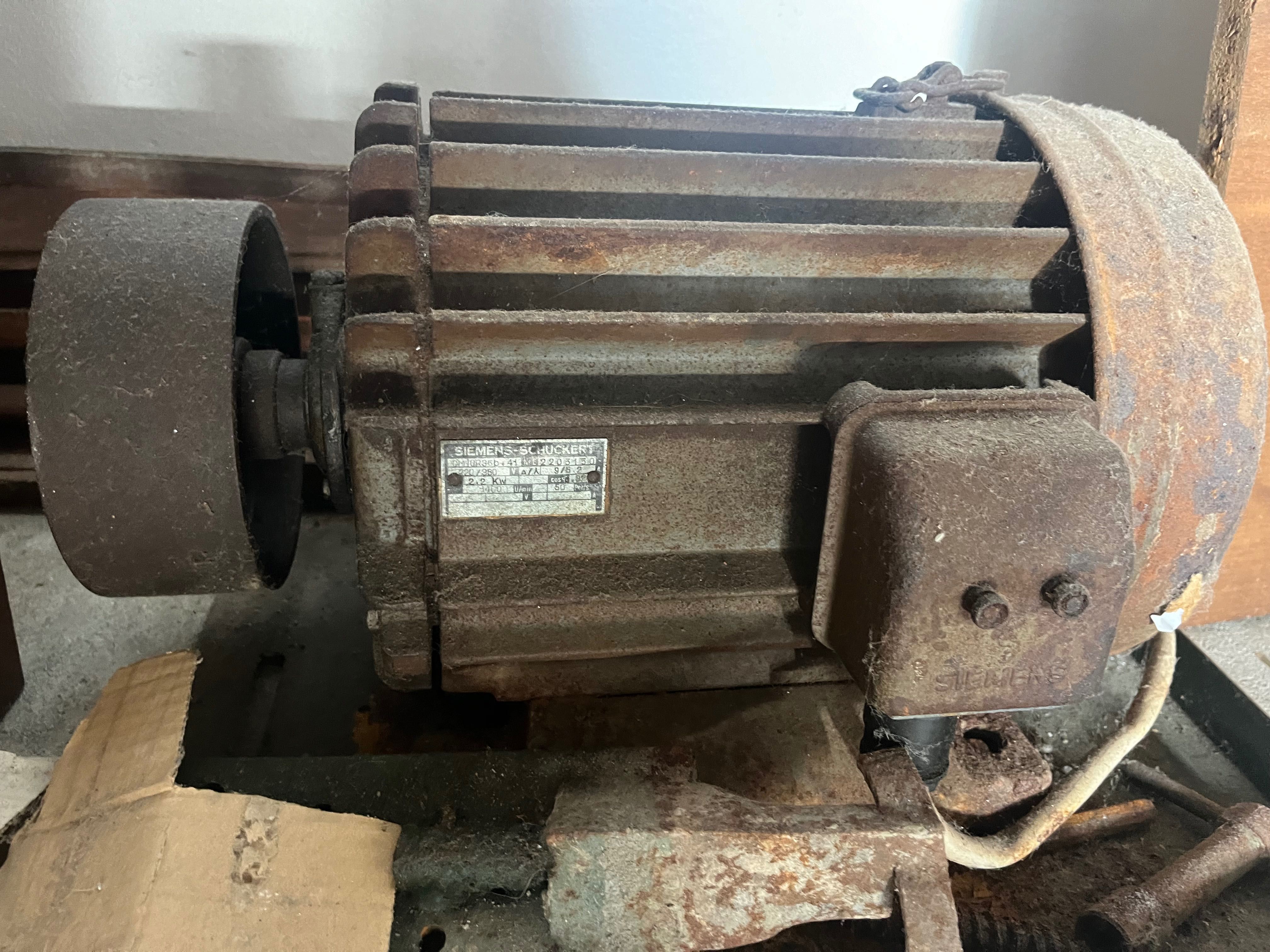 Motor elétrico trisfasico Siemens 2/3cv