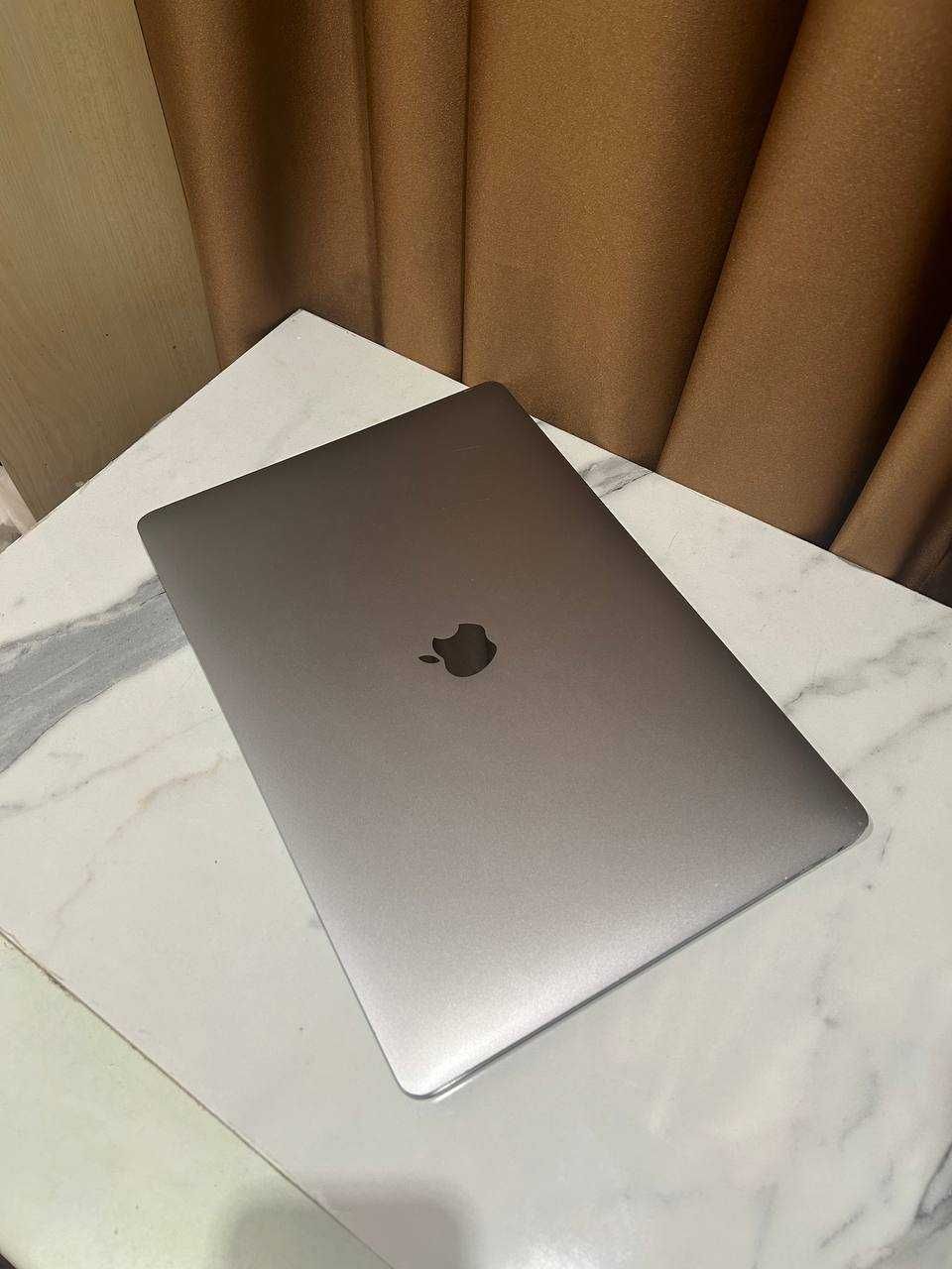 Макбук Apple MacBook Pro 15”, 2016 р., і7, SSD 250gb, 16gb ОЗУ.